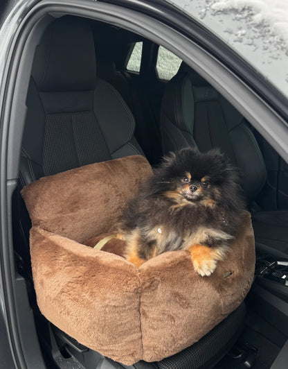 Elite Puppy puha szőrmehatású prémium autósülés